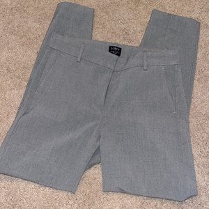 J.Crew, Ruby crop pant. Gray, size 4. 65% polyester, 32% viscose 3% elastin.